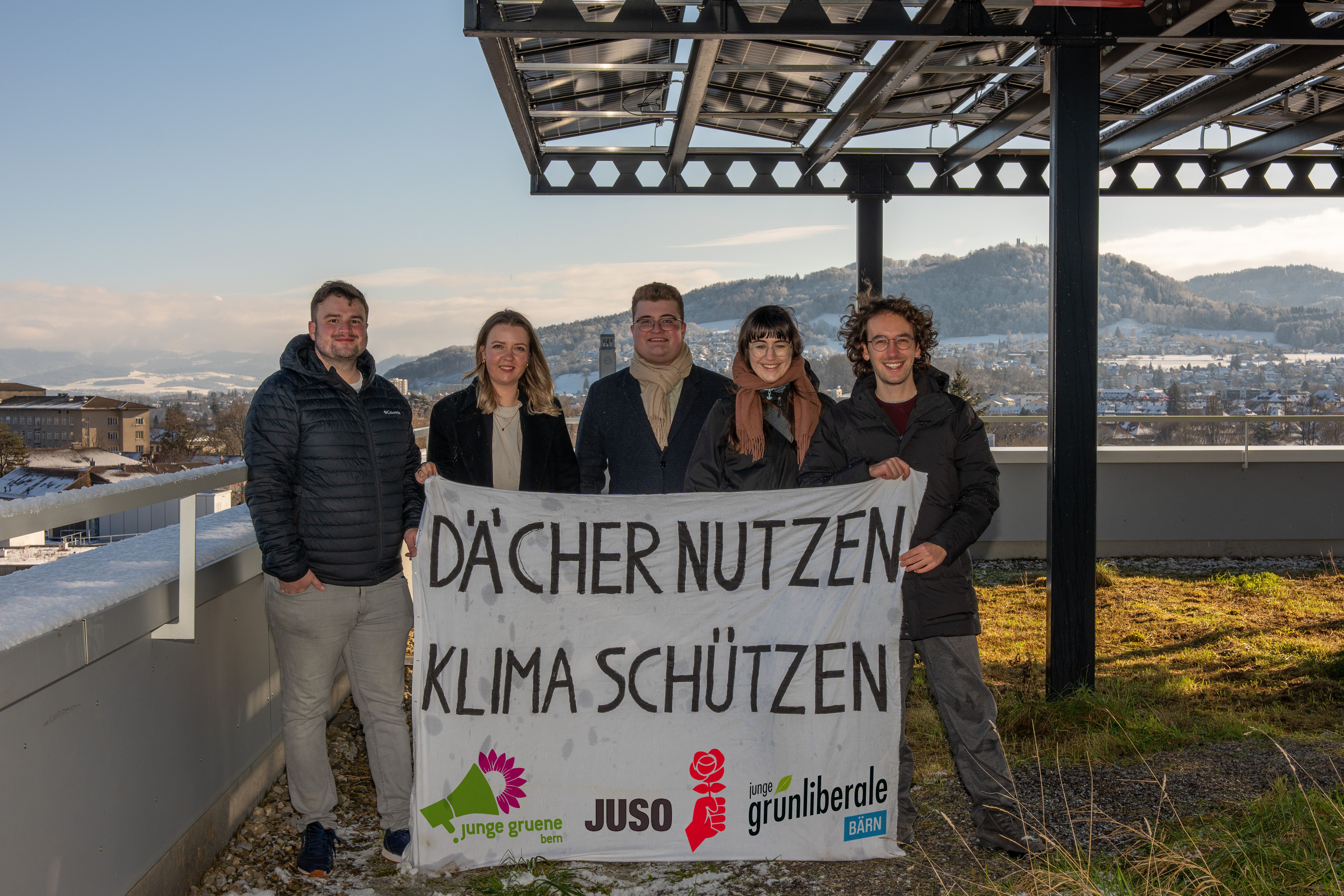 Zukunft gestalten: Jungparteienallianz setzt sich für Solarinitiative ein